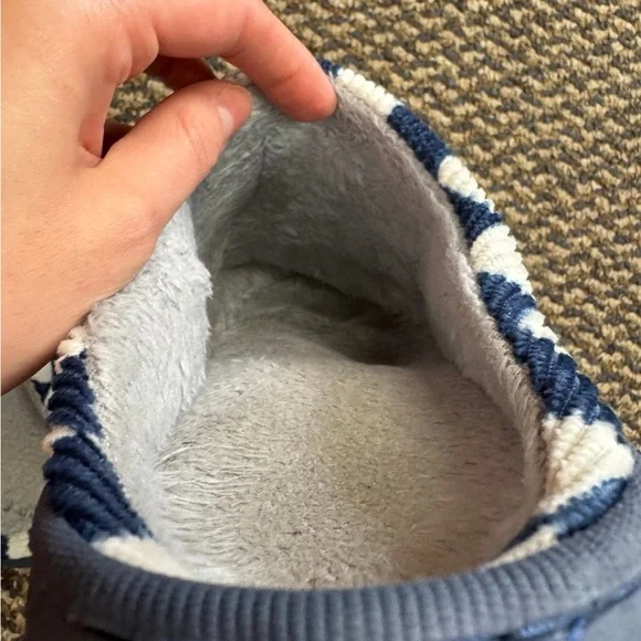 Well Worn Checkered Slip-On Fuzzy Slippers - Picture 4 of 6